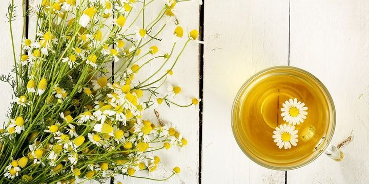 The Foods to Avoid and Opt for before Bedtime Chamomile Tea